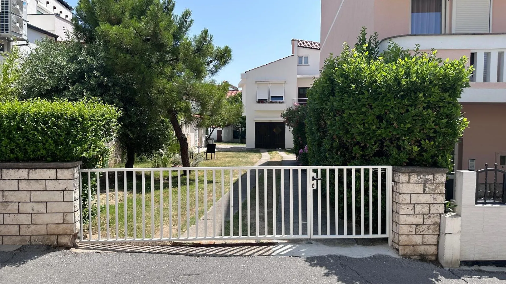 Sunny Grandma'S Garden Apartment Baska  Croatia